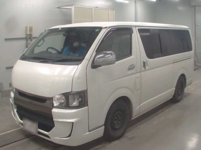 TOYOTA HIACE VAN