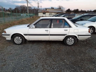 TOYOTA CARINA