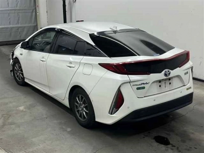 TOYOTA PRIUS PHV