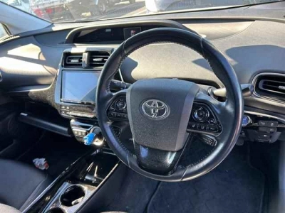 TOYOTA PRIUS PHV