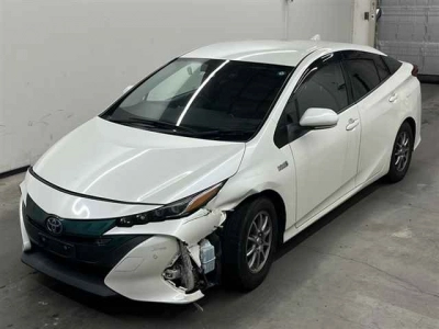 TOYOTA PRIUS PHV