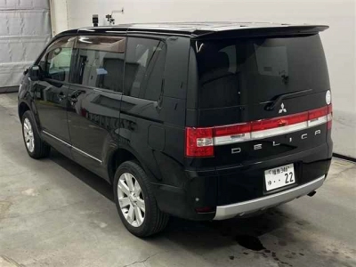 MITSUBISHI DELICA D:5