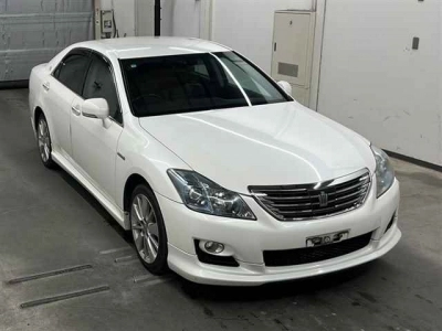 TOYOTA CROWN HYBRID