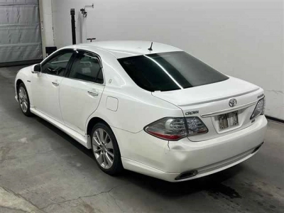 TOYOTA CROWN HYBRID