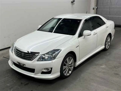 TOYOTA CROWN HYBRID