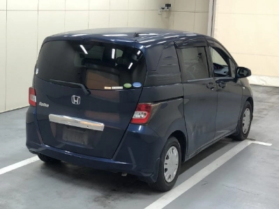 HONDA FREED SPIKE