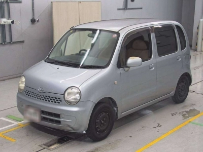 DAIHATSU MOVE LATTE