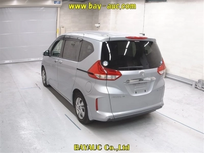 HONDA FREED + HYBRID