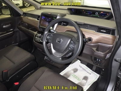 HONDA FREED + HYBRID