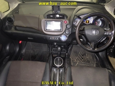 HONDA FIT SHUTTLE HYBRID
