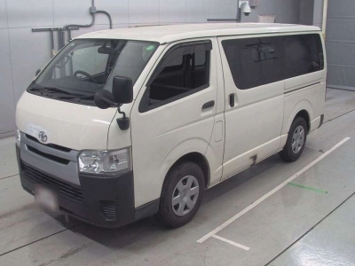 TOYOTA REGIUS VAN