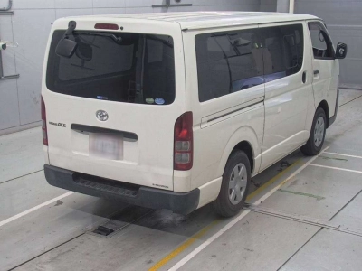 TOYOTA REGIUS VAN
