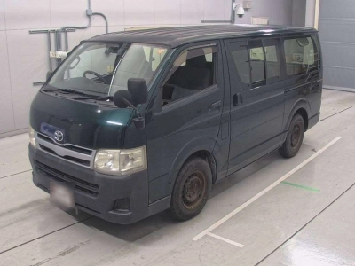 TOYOTA HIACE VAN
