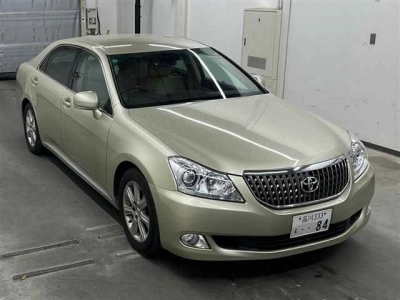 TOYOTA CROWN MAJESTA