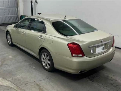 TOYOTA CROWN MAJESTA