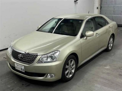 TOYOTA CROWN MAJESTA
