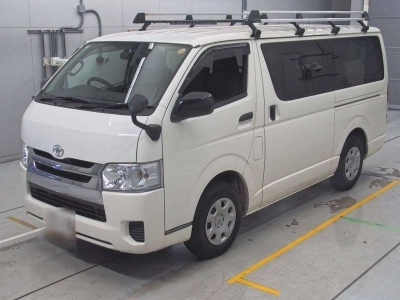 TOYOTA REGIUS VAN