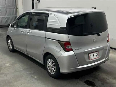 HONDA FREED SPIKE