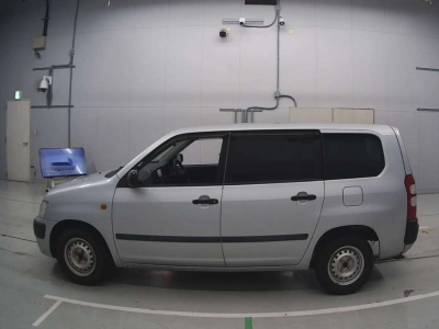 TOYOTA SUCCEED VAN