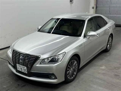 TOYOTA CROWN HYBRID