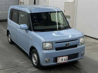 TOYOTA PIXIS SPACE