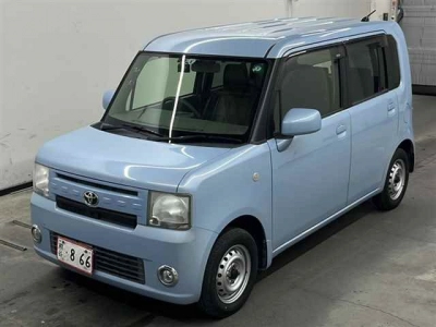 TOYOTA PIXIS SPACE