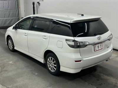 TOYOTA WISH