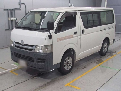 TOYOTA REGIUS VAN