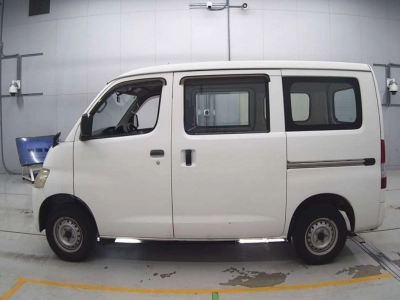 TOYOTA TOWN ACE VAN