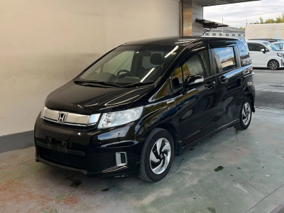 HONDA FREED SPIKE HYBRID