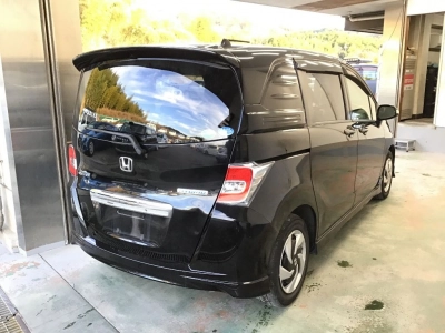 HONDA FREED SPIKE HYBRID