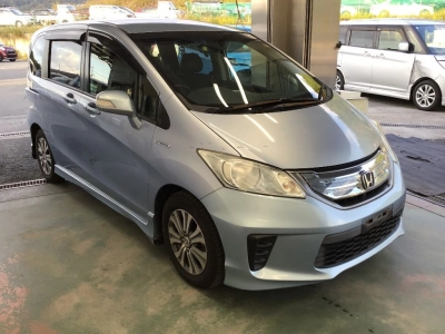 HONDA FREED HYBRID