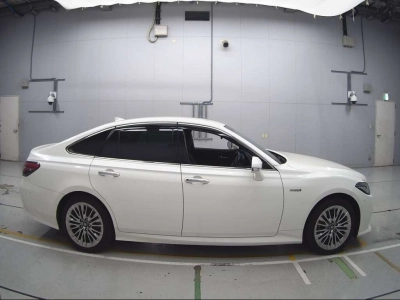 TOYOTA CROWN HYBRID