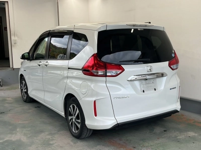 HONDA FREED + HYBRID