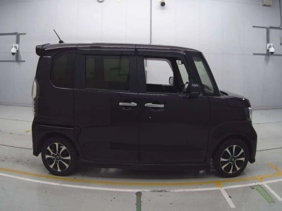 HONDA N BOX CUSTOM