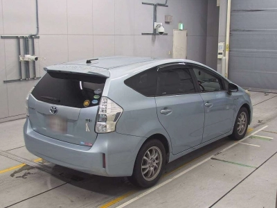 TOYOTA PRIUS ALPHA