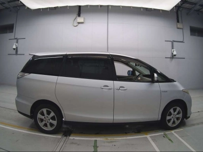 TOYOTA ESTIMA HYBRID