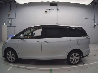 TOYOTA ESTIMA HYBRID