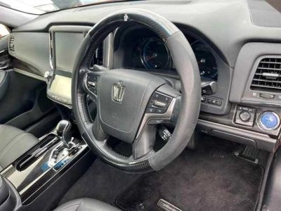 TOYOTA CROWN HYBRID