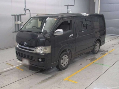 TOYOTA HIACE VAN
