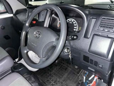 TOYOTA TOWN ACE VAN