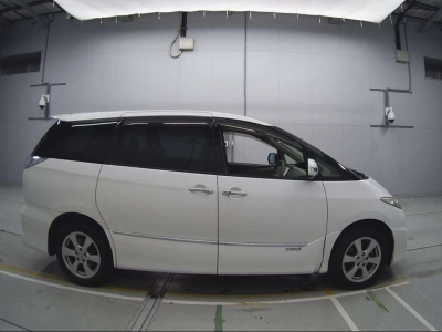 TOYOTA ESTIMA HYBRID