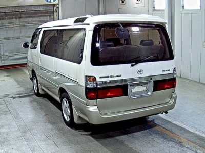 TOYOTA HIACE WAGON