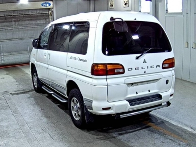 MITSUBISHI DELICA SPACE GEAR