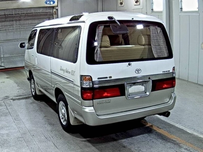 TOYOTA HIACE WAGON