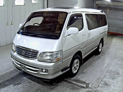 TOYOTA HIACE WAGON