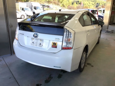 TOYOTA PRIUS