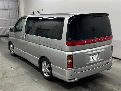 NISSAN ELGRAND