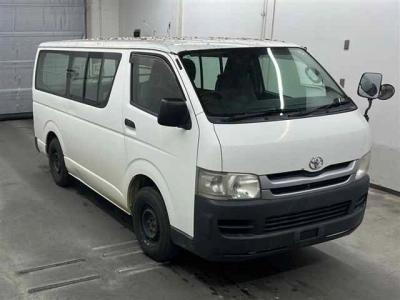 TOYOTA REGIUS VAN