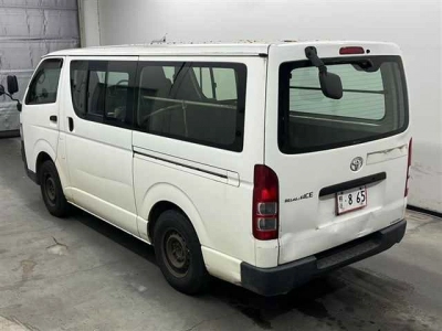 TOYOTA REGIUS VAN